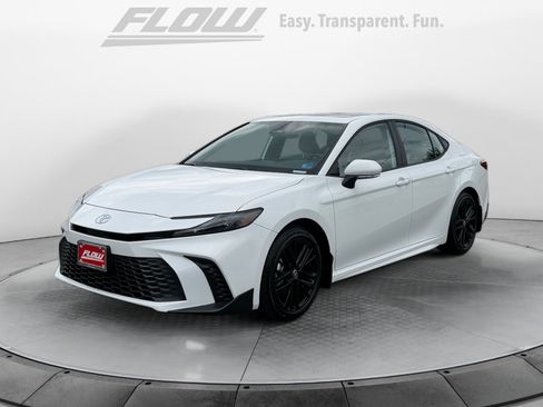 Certified 2026 Toyota Camry SE w/ Convenience Package FWD image 4