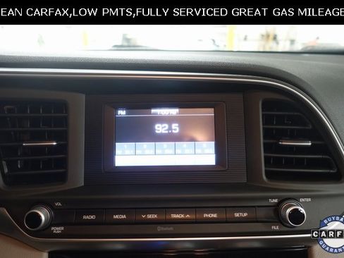 Used 2019 Hyundai Elantra SE image 14