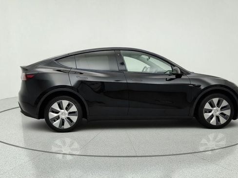 Used 2023 Tesla Model Y Long Range AWD/4WD image 4