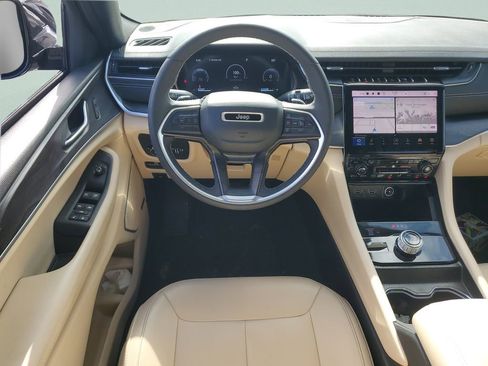 Used 2024 Jeep Grand Cherokee L Limited AWD/4WD image 12