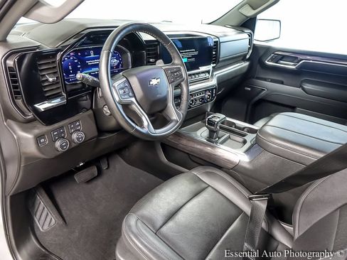 Used 2024 Chevrolet Silverado 1500 LTZ AWD/4WD image 11