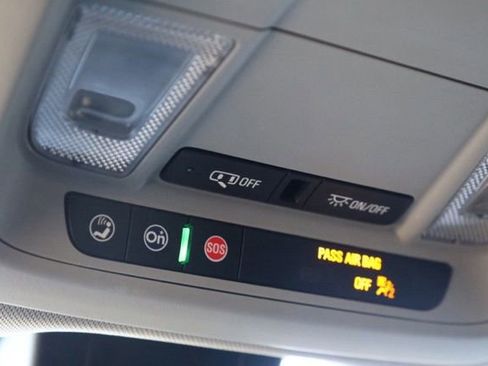 Used 2023 GMC Terrain SLE w/ Driver Convenience Package image 29