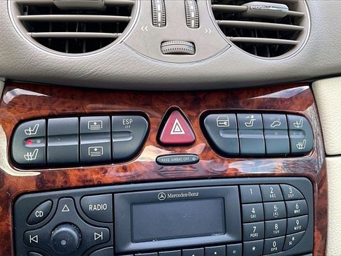 Used 2004 Mercedes-Benz CLK 320 Coupe image 13