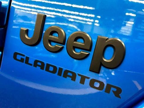 Used 2021 Jeep Gladiator Sport image 30