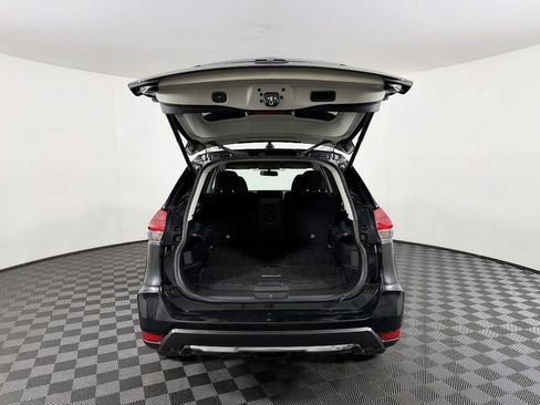 Used 2018 Nissan Rogue SV AWD/4WD image 13
