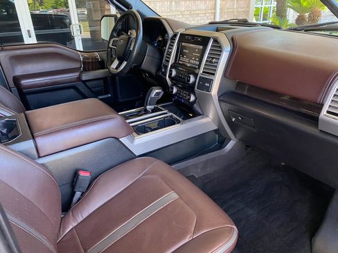Used 2015 Ford F150 Platinum w/ Equipment Group 701A Luxury AWD/4WD image 21