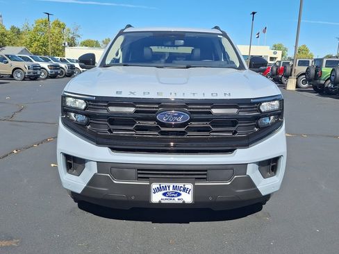 New 2025 Ford Expedition Active image 33