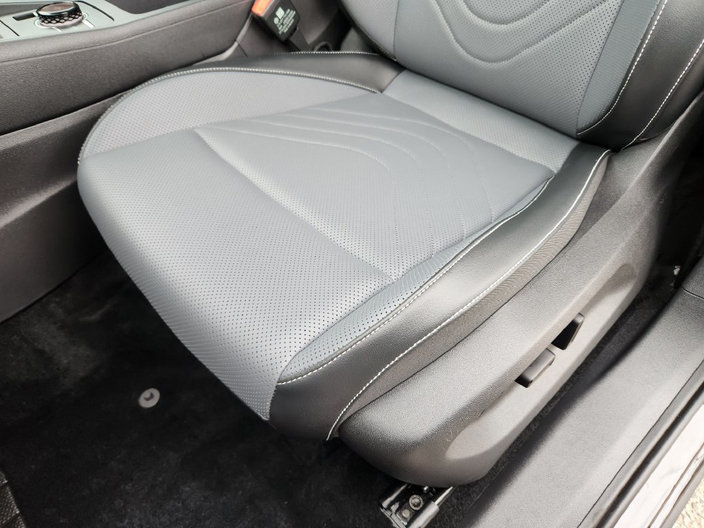 Certified 2025 Volkswagen Tiguan SE AWD/4WD image 19