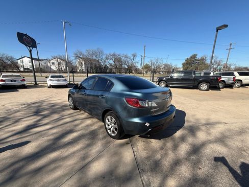 Used 2011 MAZDA MAZDA3 i Sport image 3