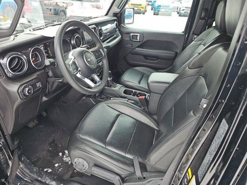 Used 2023 Jeep Wrangler Unlimited Sahara image 19