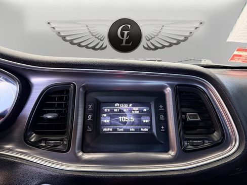 Used 2015 Dodge Challenger SXT RWD image 18