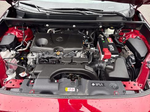 Used 2021 Toyota RAV4 XLE Premium FWD image 34