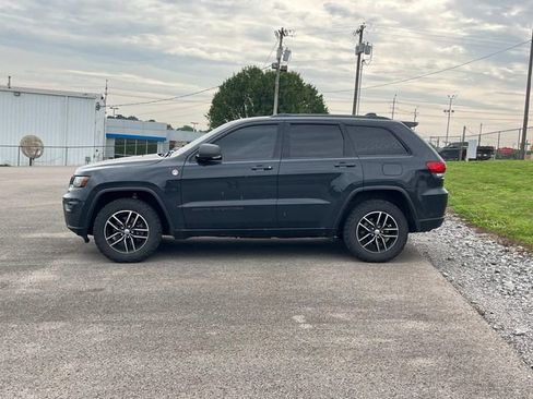 Used 2017 Jeep Grand Cherokee Trailhawk AWD/4WD image 6