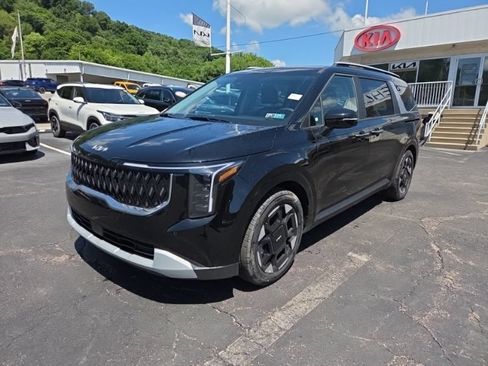 New 2026 Kia Carnival EX FWD image 3