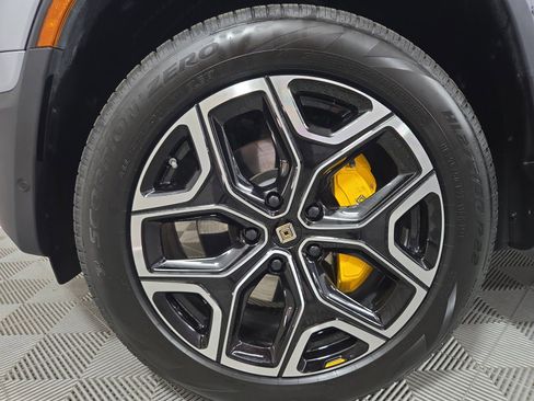 Used 2022 Rivian R1T Launch Edition image 9