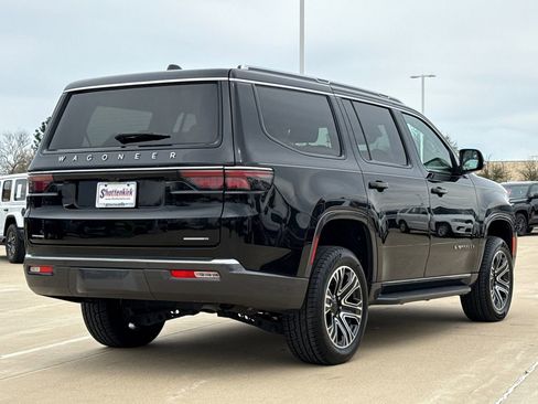 Used 2022 Jeep Wagoneer Series III AWD/4WD image 8