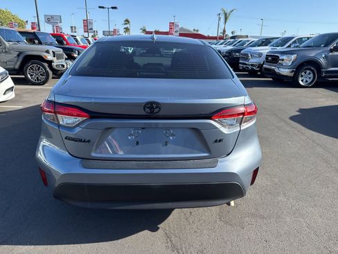 Used 2025 Toyota Corolla LE FWD image 6