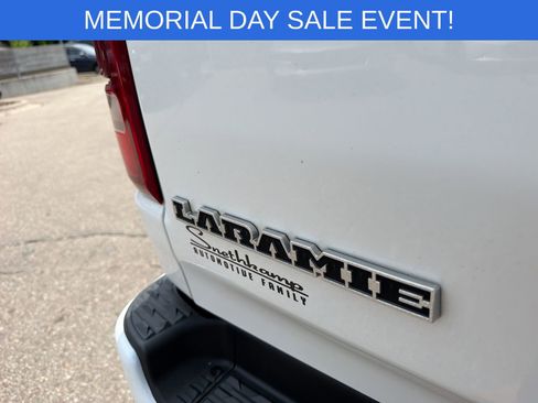 Used 2023 RAM 1500 Laramie AWD/4WD image 18