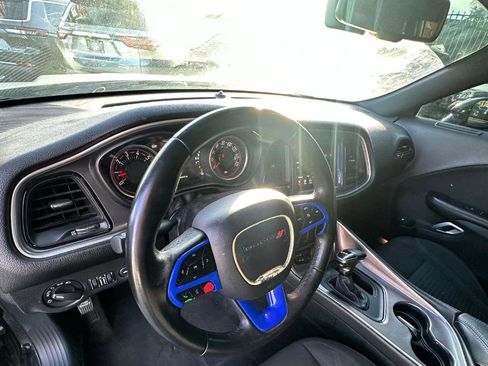 Used 2019 Dodge Challenger SXT RWD image 8