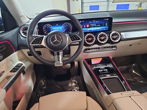 New 2026 Mercedes-Benz GLB 250 image 16