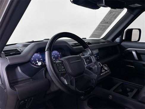 Certified 2023 Land Rover Defender 110 X-Dynamic SE image 9