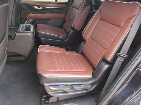Used 2024 GMC Yukon Denali Ultimate AWD/4WD image 15