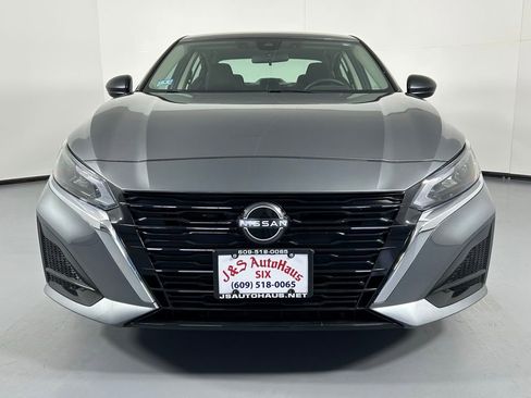 Used 2024 Nissan Altima 2.5 S image 2