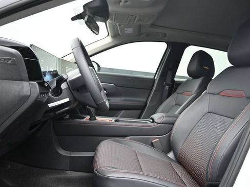 New 2026 Nissan Kicks SR FWD image 9