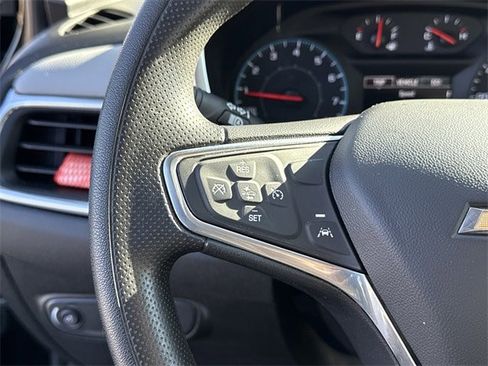 Used 2022 Chevrolet Equinox LS image 32