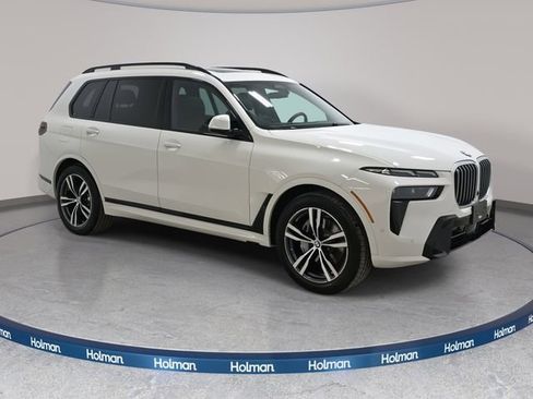 Certified 2025 BMW X7 xDrive40i w/ M Sport Package image 3