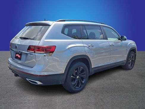 Used 2022 Volkswagen Atlas SE w/ Black Wheel Package FWD image 4