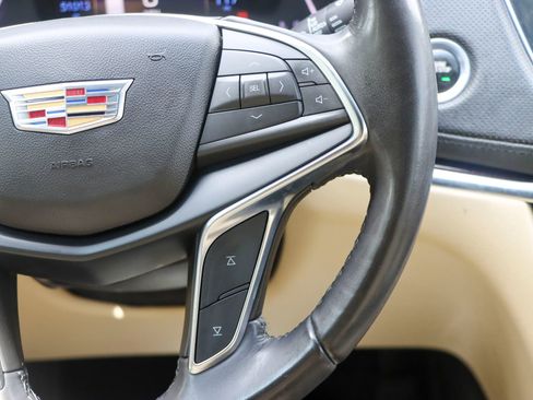 Used 2018 Cadillac XT5 Luxury w/ Driver Awareness Package FWD image 30