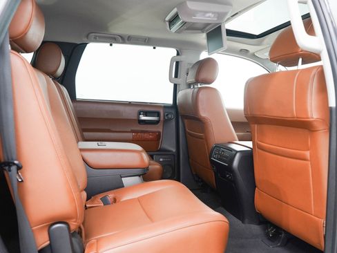 Used 2019 Toyota Sequoia Platinum AWD/4WD image 15