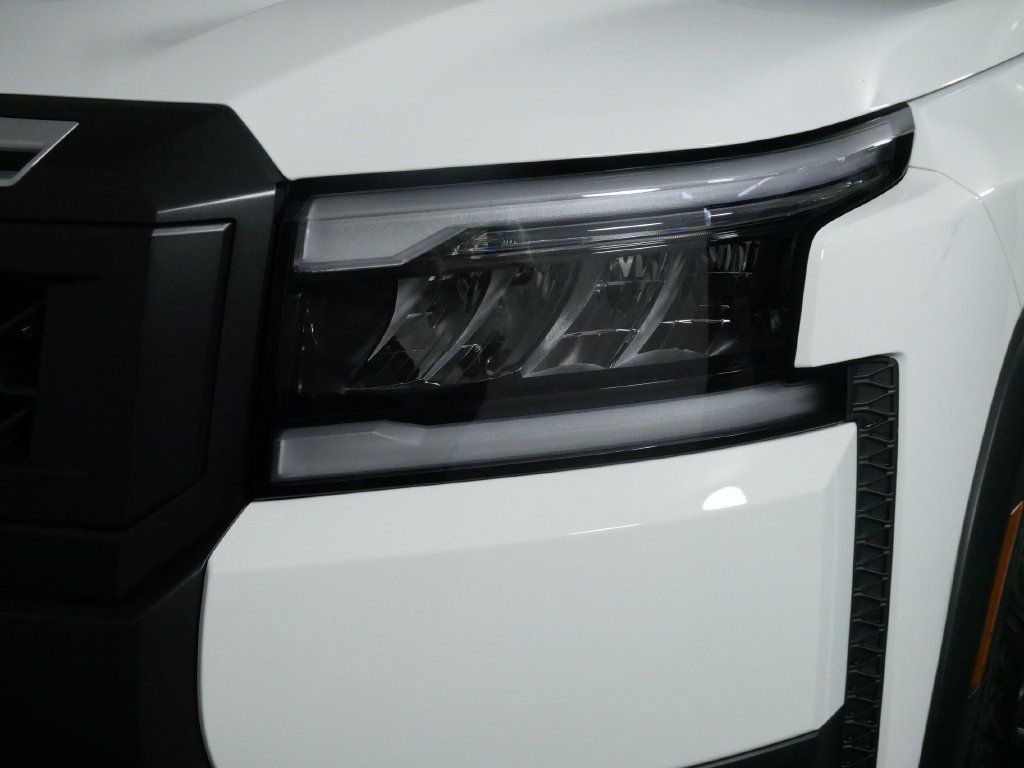Used 2026 Nissan Frontier PRO-4X w/ Pro-4x Convenience Package AWD/4WD image 14