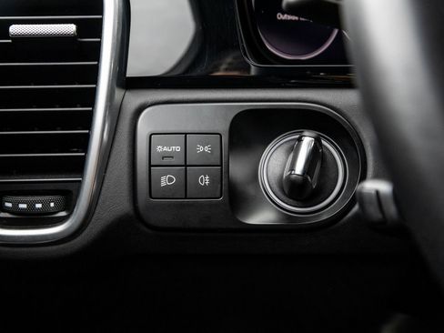 Certified 2023 Porsche Cayenne Turbo image 17