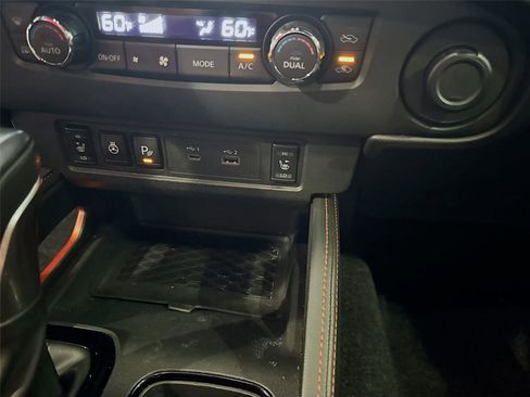 Used 2024 Nissan Frontier PRO-4X w/ Pro Premium Package image 15