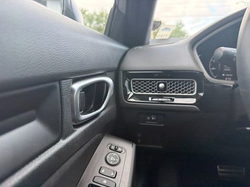 Used 2023 Honda Civic Sport image 12