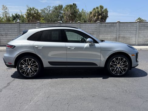 Certified 2025 Porsche Macan AWD/4WD image 7