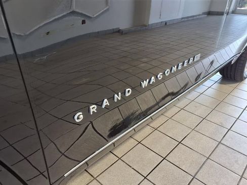 Used 2022 Jeep Grand Wagoneer Series II AWD/4WD image 6