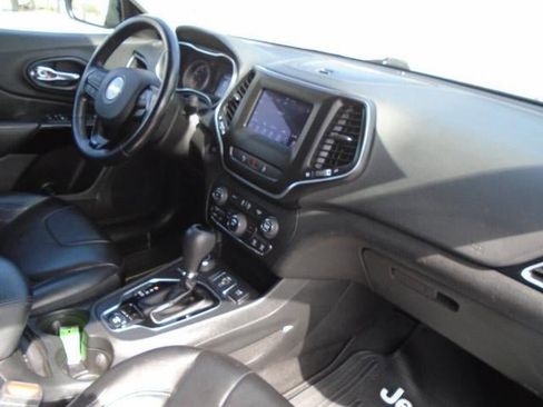 Used 2021 Jeep Cherokee Latitude Plus AWD/4WD image 22