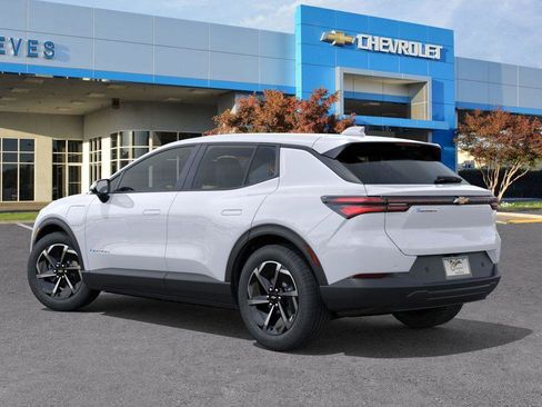 New 2026 Chevrolet Equinox EV LT image 3