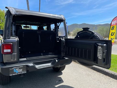 Used 2018 Jeep Wrangler Sport AWD/4WD image 11