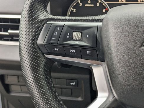 Used 2025 Mitsubishi Outlander SE image 16