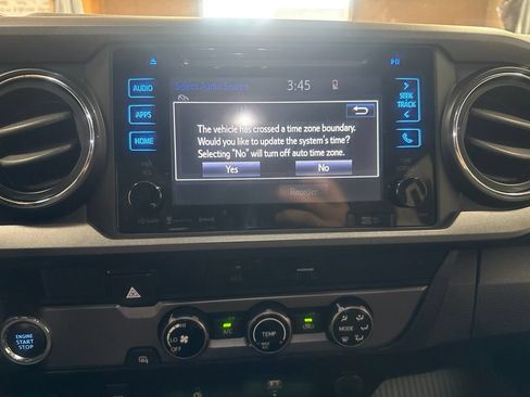 Used 2017 Toyota Tacoma TRD Sport w/ Tow Package RWD image 17