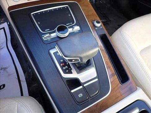 Used 2018 Audi Q5 Premium Plus w/ Premium Plus Package image 18