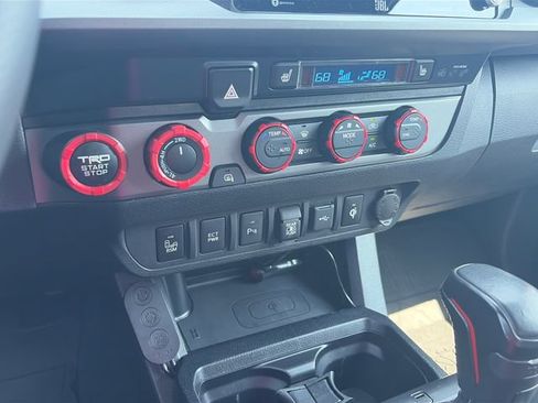 Used 2020 Toyota Tacoma TRD Pro AWD/4WD image 18
