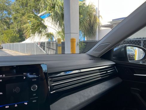 Used 2025 Volkswagen Jetta SE image 36