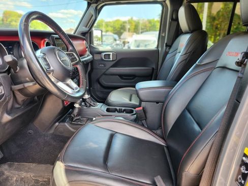 Used 2021 Jeep Wrangler Unlimited Rubicon w/ Dual Top Group AWD/4WD image 17
