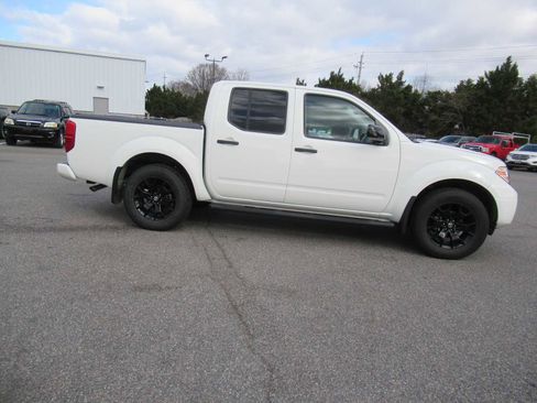 Used 2021 Nissan Frontier SV image 4