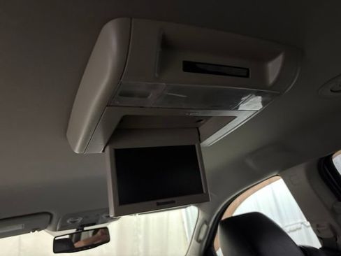 Used 2012 Chevrolet Traverse LT FWD image 29